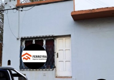 2 DEPARTAMENTOS TIPO CASA CON GALPON AL FONDO EN BLOCK
